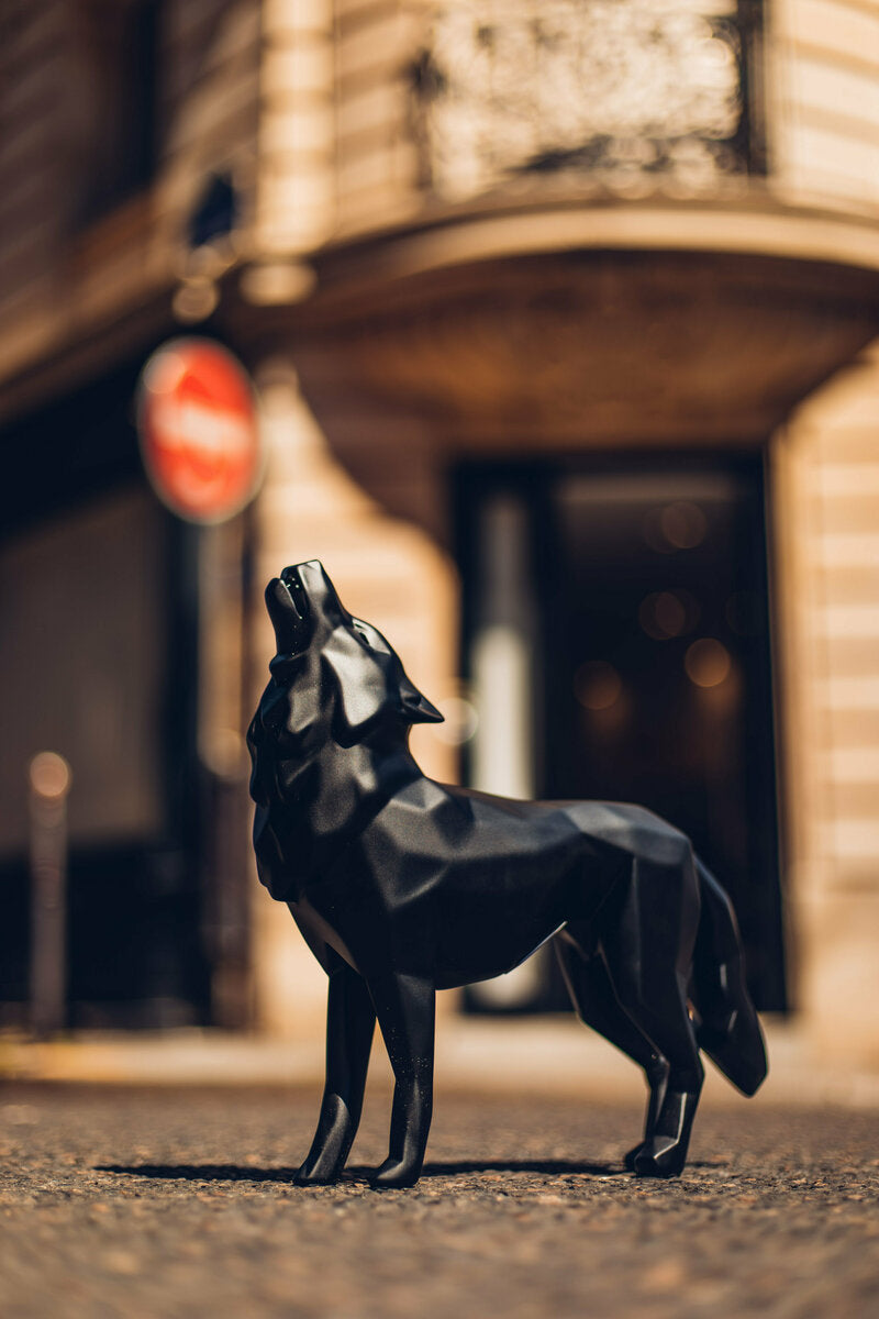 Howling Wolf - Mat Black